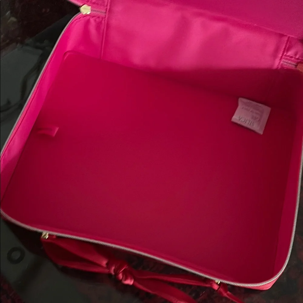 Estee Lauder Red Case bag new